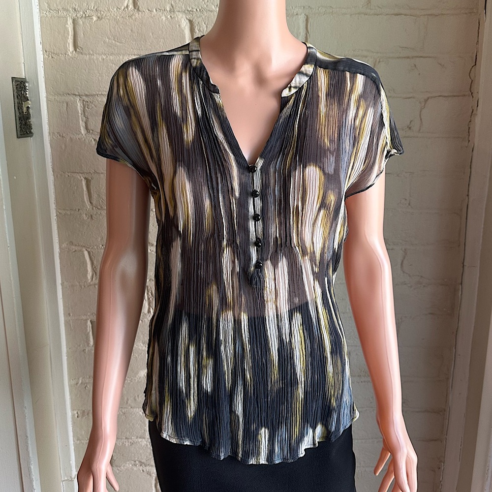 Classiques Entier size medium black forest green 100% silk short sleeve